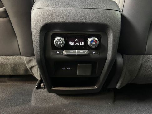New 2026 GMC Acadia Elevation w/ Elevation Premium Package FWD image 18