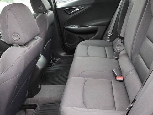 Used 2025 Chevrolet Malibu LS FWD image 17