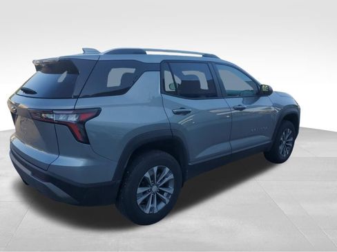 Used 2025 Chevrolet Equinox LT w/ Convenience Package II image 5