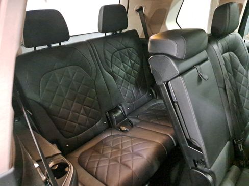 Used 2025 BMW X7 xDrive40i w/ Premium Package AWD/4WD image 13