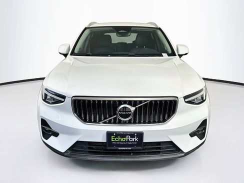 Used 2023 Volvo XC40 B5 Plus w/ Protection Package Premier AWD/4WD image 2