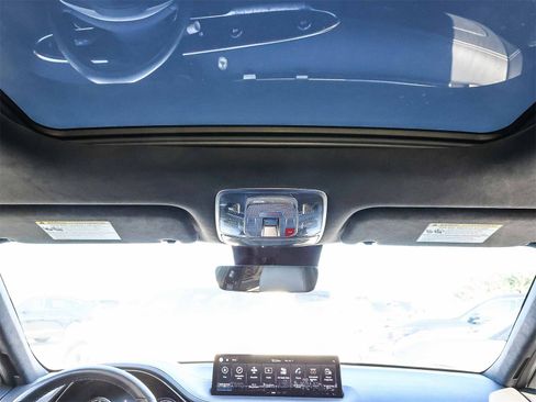 Used 2025 Genesis GV70 3.5T Sport w/ Sport Advanced Package image 17