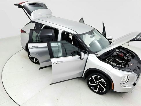 Used 2024 Mitsubishi Outlander FWD image 24