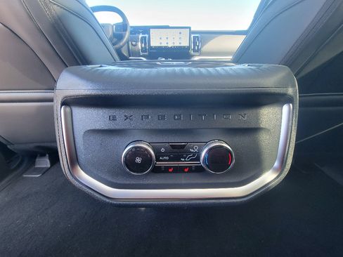 New 2026 Ford Expedition Max Platinum image 28