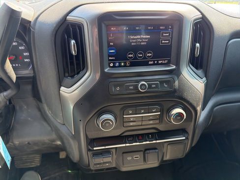 Used 2022 Chevrolet Silverado 2500 Custom w/ Custom Convenience Package AWD/4WD image 12