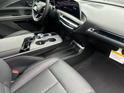 Used 2026 Cadillac Lyriq Luxury RWD image 17