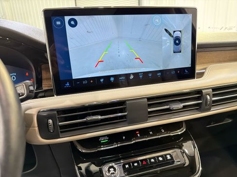 Used 2025 Lincoln Corsair Reserve w/ Equipment Group 202A image 18