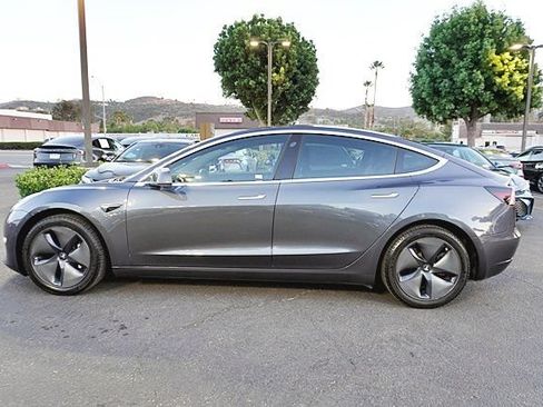 Used 2019 Tesla Model 3 Mid Range RWD image 8