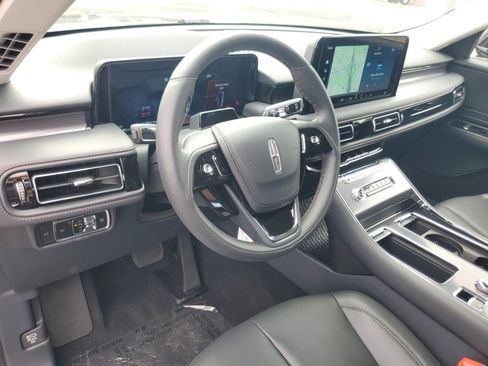 New 2026 Lincoln Aviator AWD image 11