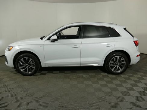 Used 2023 Audi Q5 2.0T Premium Plus w/ Premium Plus Package AWD/4WD image 6