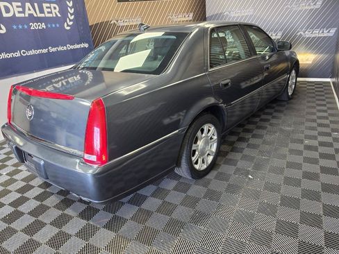 Used 2011 Cadillac DTS FWD image 11