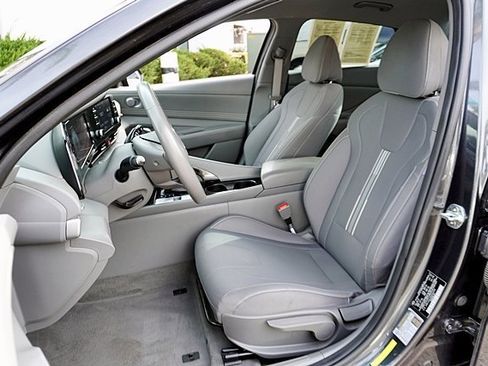 Used 2021 Hyundai Elantra SEL w/ Convenience Package image 14