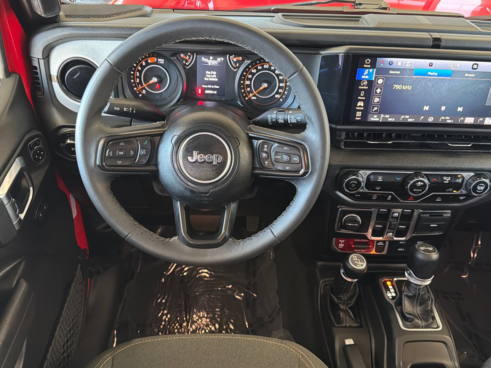 Used 2025 Jeep Wrangler Unlimited Sport AWD/4WD image 16