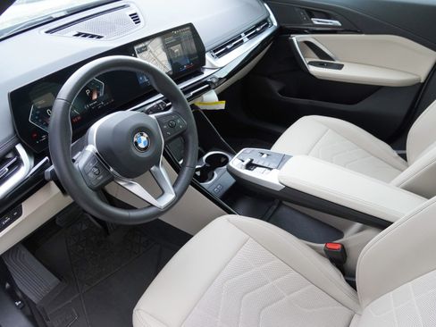 Certified 2023 BMW X1 xDrive28i w/ Convenience Package AWD/4WD image 9