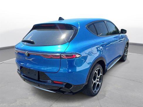 Used 2024 Alfa Romeo Tonale Ti w/ Premium Interior Package AWD/4WD image 6