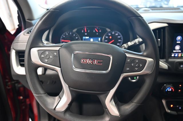 Used 2024 GMC Terrain SLE w/ Driver Convenience Package FWD image 19