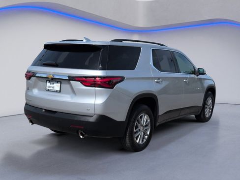 Used 2022 Chevrolet Traverse LT FWD image 3