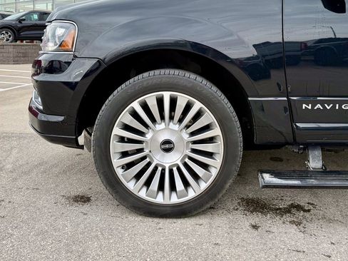 Used 2017 Lincoln Navigator L Reserve image 27