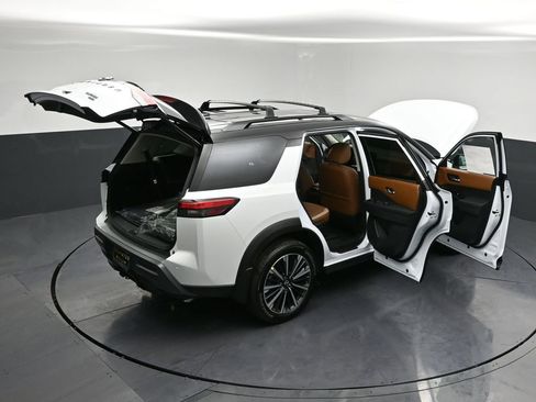 New 2026 Nissan Pathfinder Platinum w/ Cargo Package AWD/4WD image 36