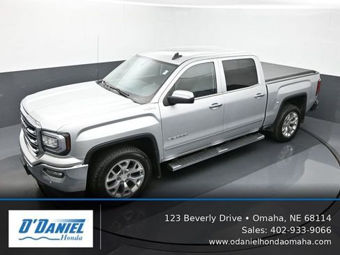 Used 2017 GMC Sierra 1500 SLT w/ SLT Preferred Package AWD/4WD image 16