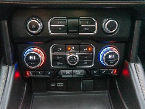 Used 2023 GMC Yukon XL AT4 w/ AT4 Premium Plus Package image 29