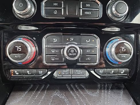 Used 2021 GMC Yukon XL Denali w/ Denali Premium Package image 26