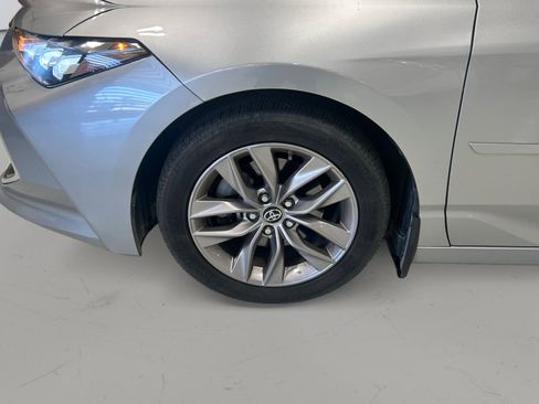 Used 2019 Toyota Avalon XLE FWD image 7