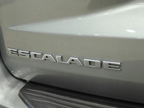 Used 2023 Cadillac Escalade Sport w/ LPO, ONYX Package image 95