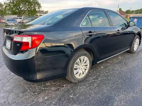 Used 2014 Toyota Camry LE FWD image 7