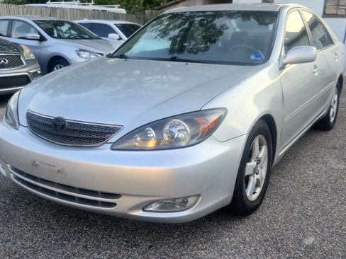 Used 2002 Toyota Camry SE FWD image 3