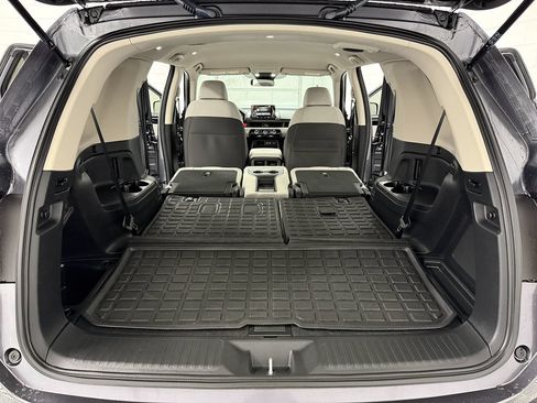 Used 2023 Honda Pilot LX image 25