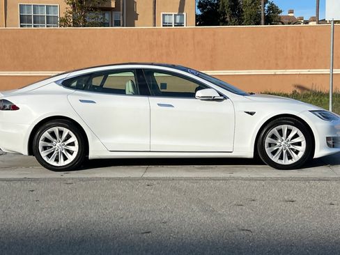 Used 2018 Tesla Model S 100D image 3