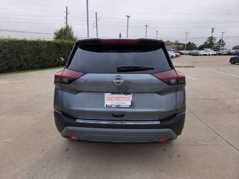 Certified 2022 Nissan Rogue SV image 6