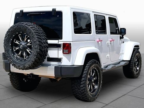 Used 2013 Jeep Wrangler Unlimited Sahara w/ Connectivity Group AWD/4WD image 12