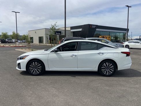 Used 2025 Nissan Altima 2.5 SV image 4