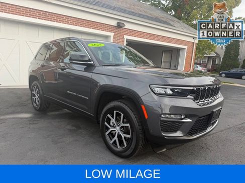 Used 2025 Jeep Grand Cherokee Limited w/ Luxury Tech Group II AWD/4WD image 3