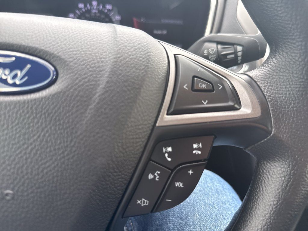 Used 2020 Ford Fusion SE FWD image 25