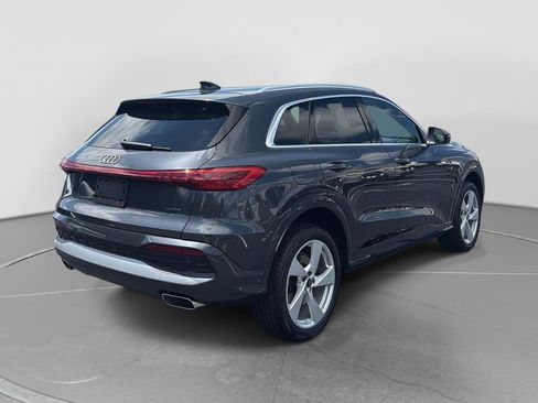 Used 2025 Audi Q5 Premium Plus w/ Premium Plus AWD/4WD image 5