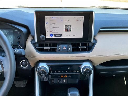 Used 2024 Toyota RAV4 XLE Premium image 7