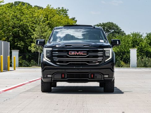Used 2025 GMC Sierra 1500 AT4 w/ AT4 Premium Package AWD/4WD image 3