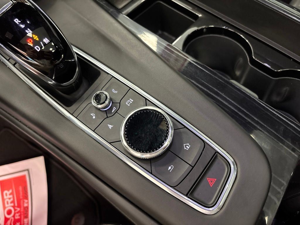 Used 2024 Cadillac Escalade ESV V AWD/4WD image 32