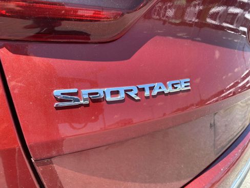 Used 2021 Kia Sportage EX w/ EX Technology Package FWD image 11