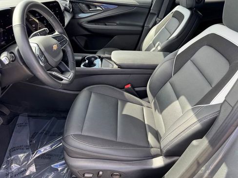 Used 2024 Chevrolet Blazer EV LT image 17