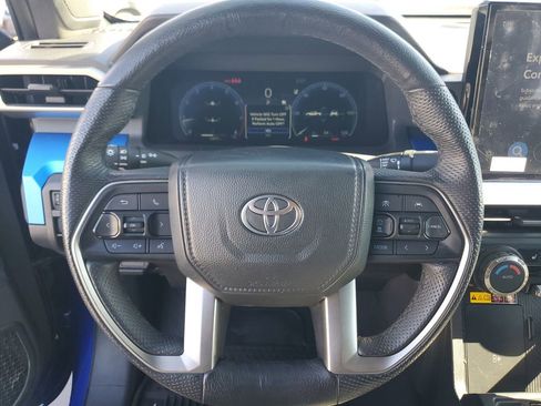 Certified 2024 Toyota Tacoma TRD Off-Road image 19