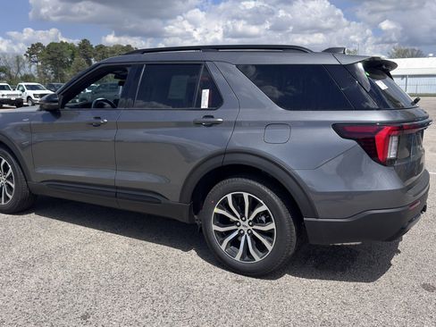 New 2026 Ford Explorer ST-Line image 5