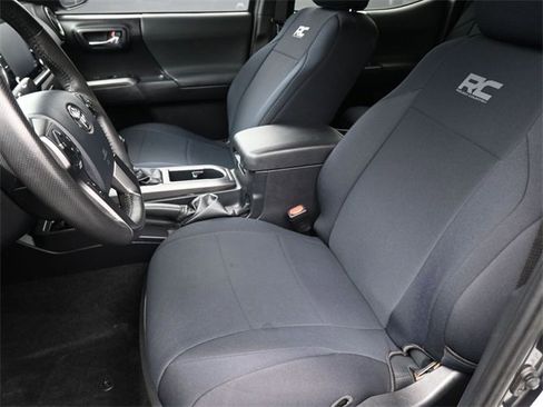 Used 2020 Toyota Tacoma TRD Sport image 19