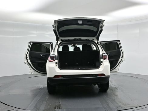 Used 2020 Jeep Compass Latitude image 29