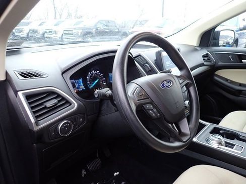 Used 2022 Ford Edge SE w/ Black Appearance Package image 14
