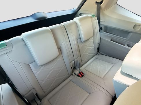 Used 2024 Volkswagen Atlas SE image 28