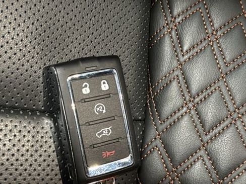 Used 2024 Jeep Grand Cherokee L Summit w/ High Altitude Package image 21